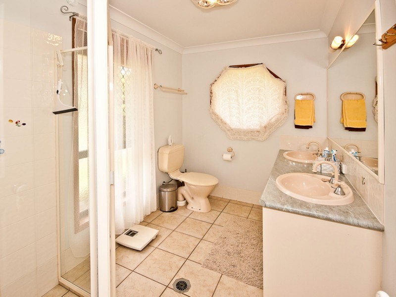 18 Tara Court, Highfields QLD 4352