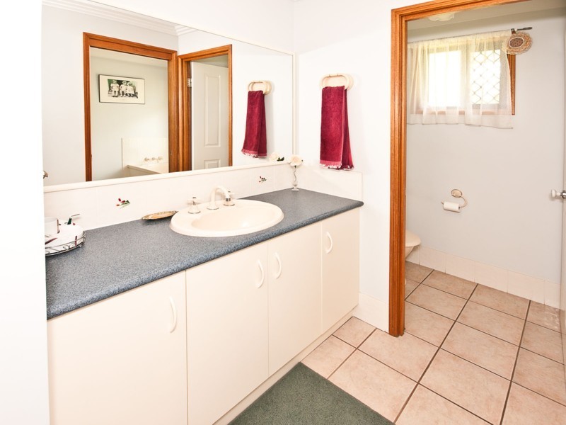 18 Tara Court, Highfields QLD 4352