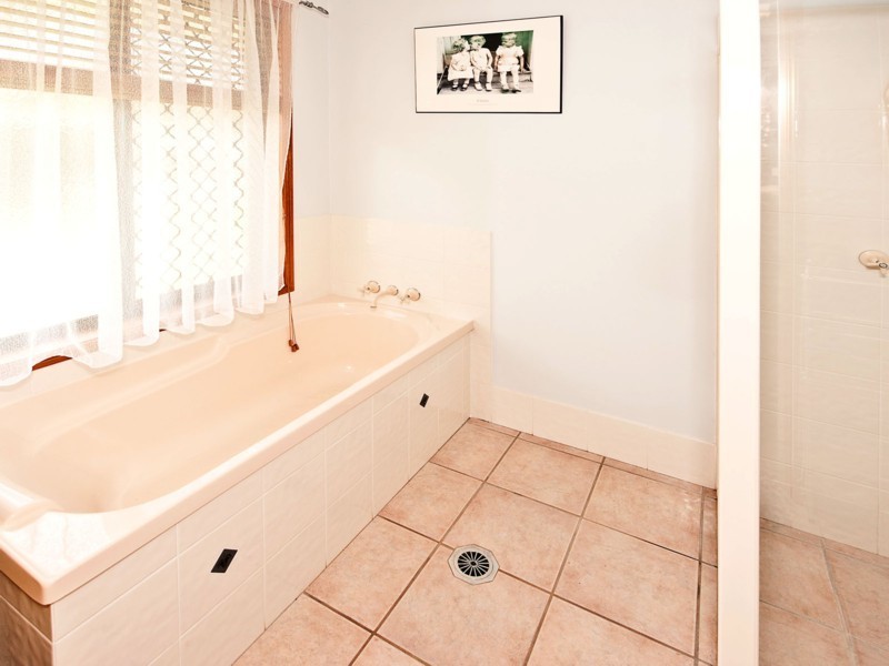 18 Tara Court, Highfields QLD 4352