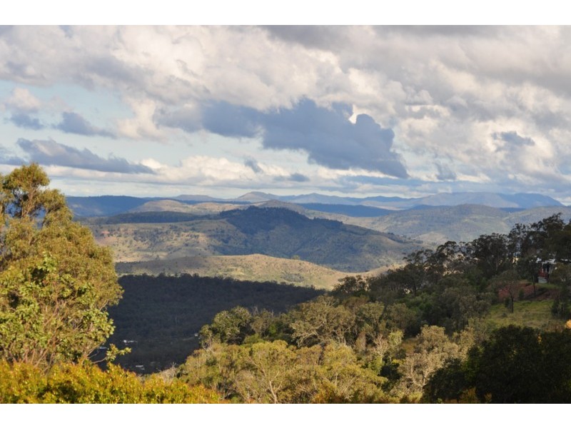 60 Panorama Crescent, Prince Henry Heights QLD 4350