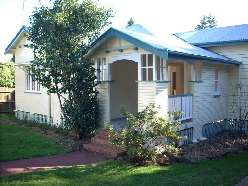 5 Fernside Street, East Toowoomba QLD 4350