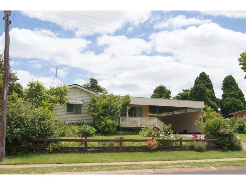 225 Mackenzie Street, Centenary Heights QLD 4350