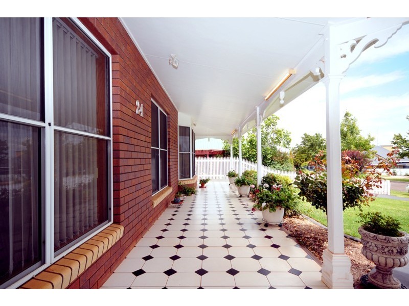 24 Wiangaree Drive, Toowoomba QLD 4350