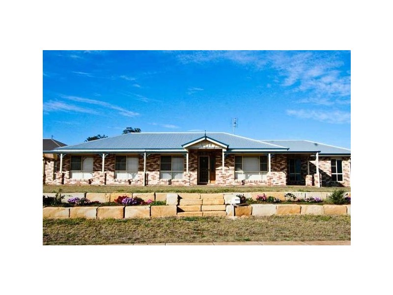 18 Gwenda Drive, Westbrook QLD 4350