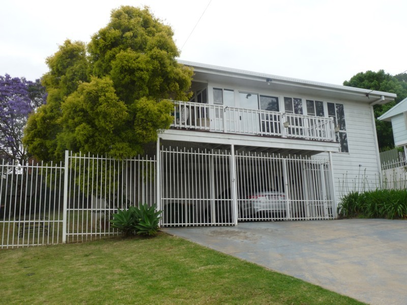 9 Greenbury Street, Rockville QLD 4350