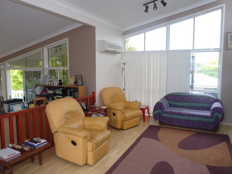 9 Greenbury Street, Rockville QLD 4350