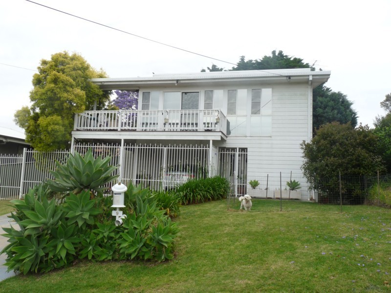 9 Greenbury Street, Rockville QLD 4350
