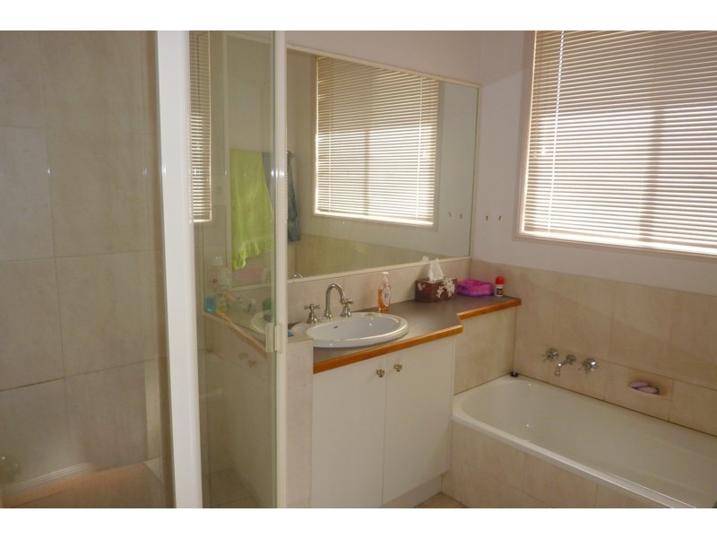 17 Reuchle Road, Toowoomba QLD 4350