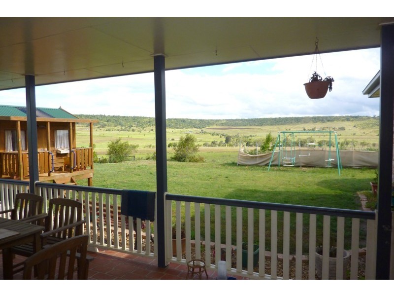 17 Reuchle Road, Toowoomba QLD 4350