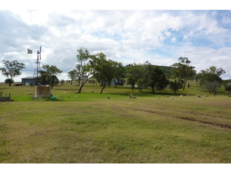 17 Reuchle Road, Toowoomba QLD 4350