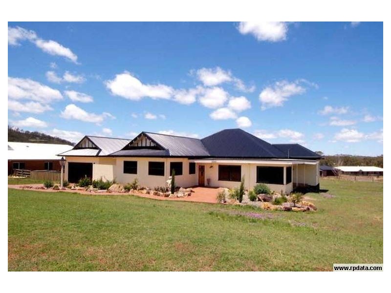 18 Carys Rd, Toowoomba QLD 4350