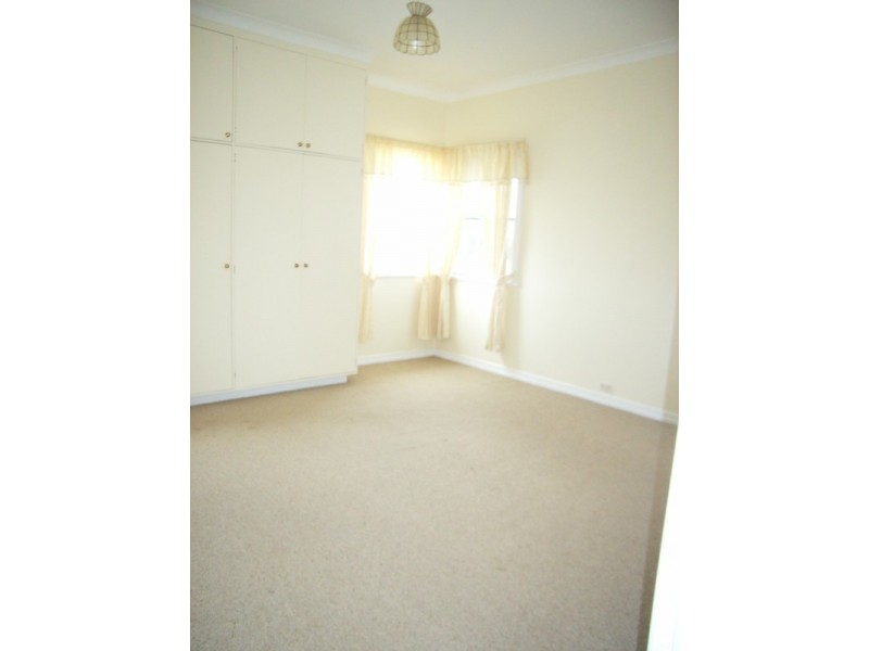 18 Carys Rd, Toowoomba QLD 4350