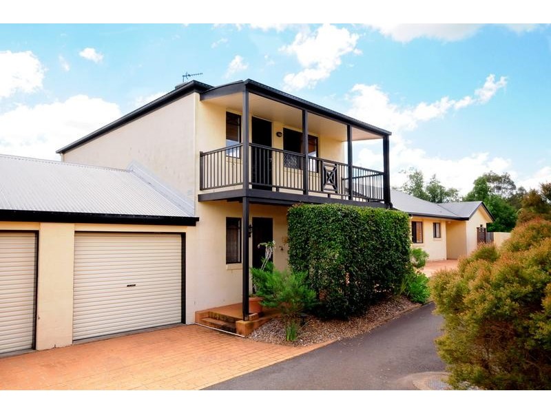 2/2 Chilcote Street, North Toowoomba QLD 4350