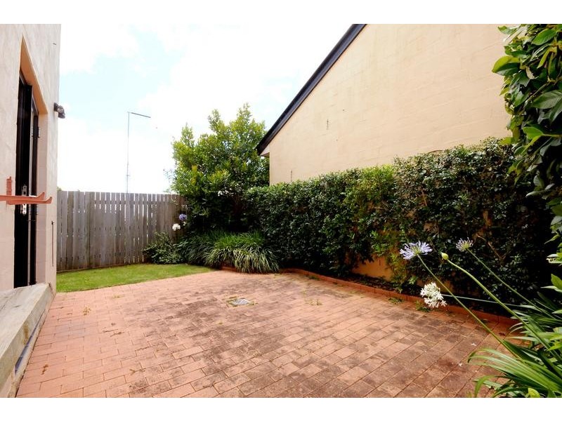 2/2 Chilcote Street, North Toowoomba QLD 4350