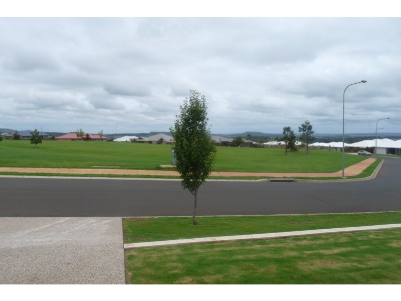 19 Kalimna Drive, Highfields QLD 4352