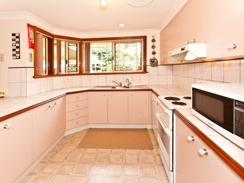 6 Lorraine Crescent, Toowoomba QLD 4350