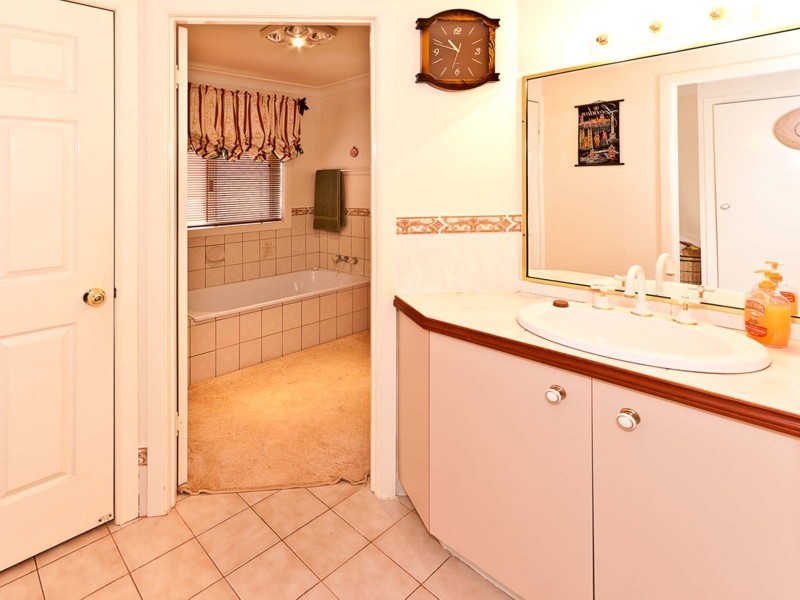 6 Lorraine Crescent, Toowoomba QLD 4350