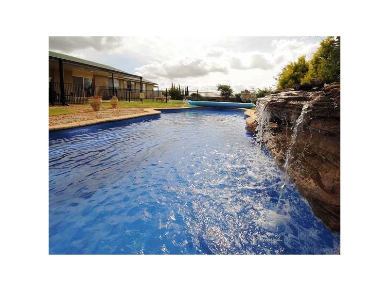 4 Garvan Court, Highfields QLD 4352