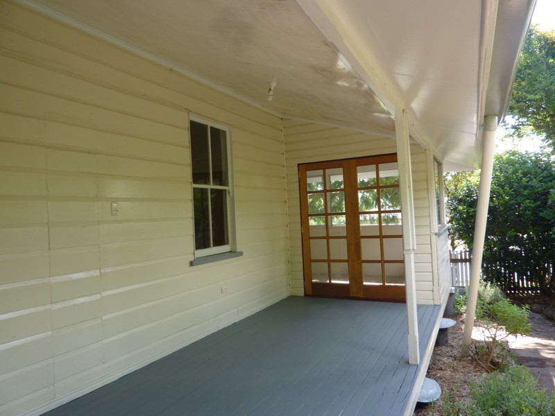 6 John Street, Toowoomba QLD 4350