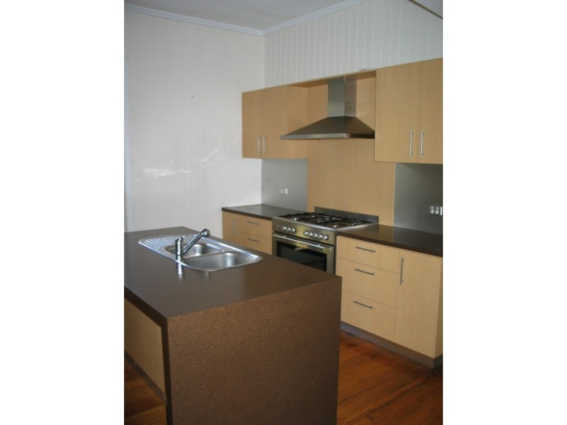 2 Carlton Street, Toowoomba QLD 4350