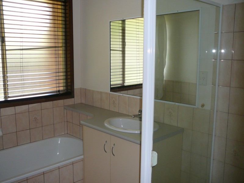 4 Diane Court, Centenary Heights QLD 4350