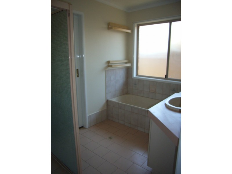 8 Blueberry Ash Court, Toowoomba QLD 4350