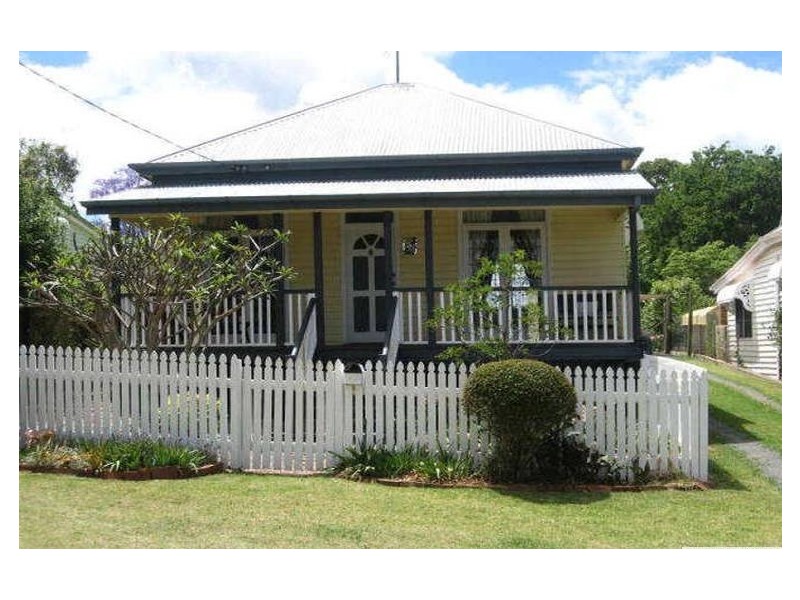 18 Suffolk Street, East Toowoomba QLD 4350