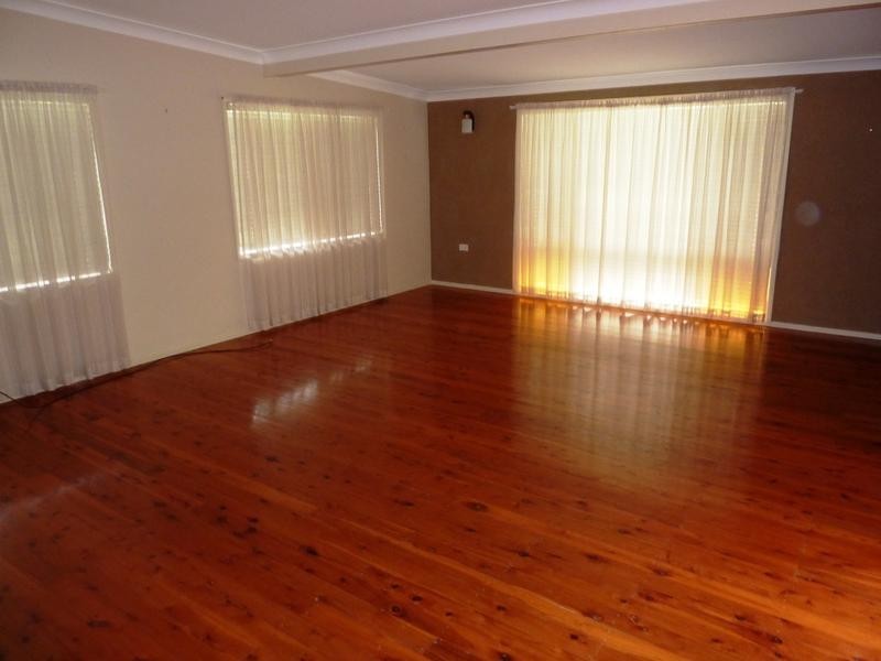 6 Amos Crescent, Mount Lofty QLD 4350