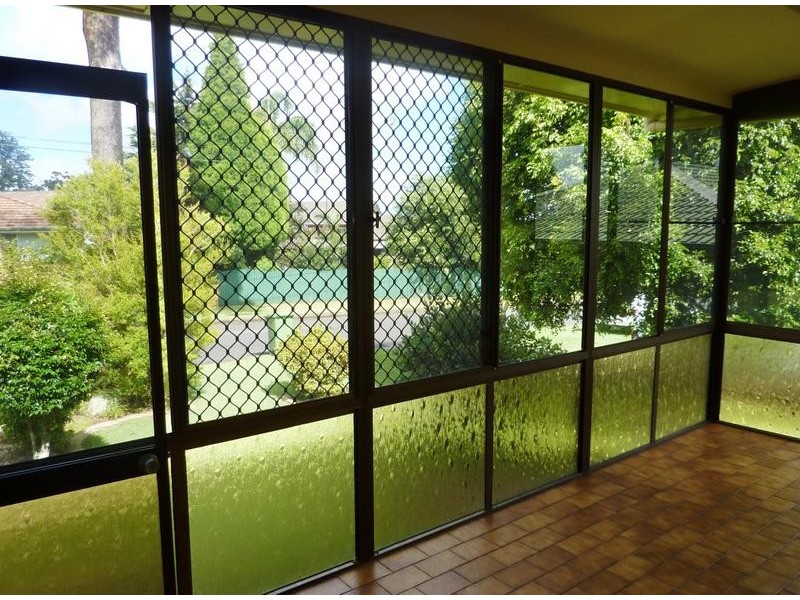 6 Amos Crescent, Mount Lofty QLD 4350