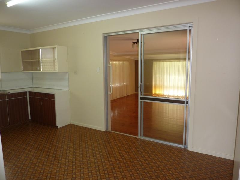 6 Amos Crescent, Mount Lofty QLD 4350