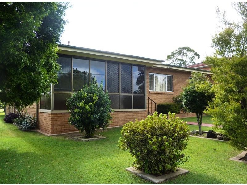 6 Amos Crescent, Mount Lofty QLD 4350