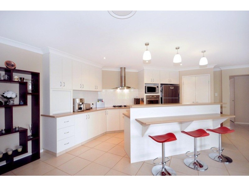 7 Walls Drive, Kearneys Spring QLD 4350