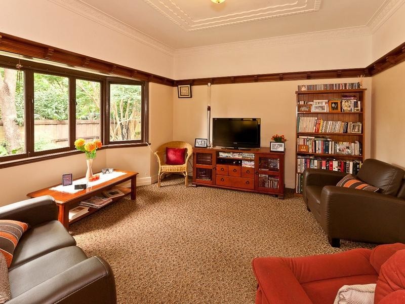 6 Herries Street, East Toowoomba QLD 4350