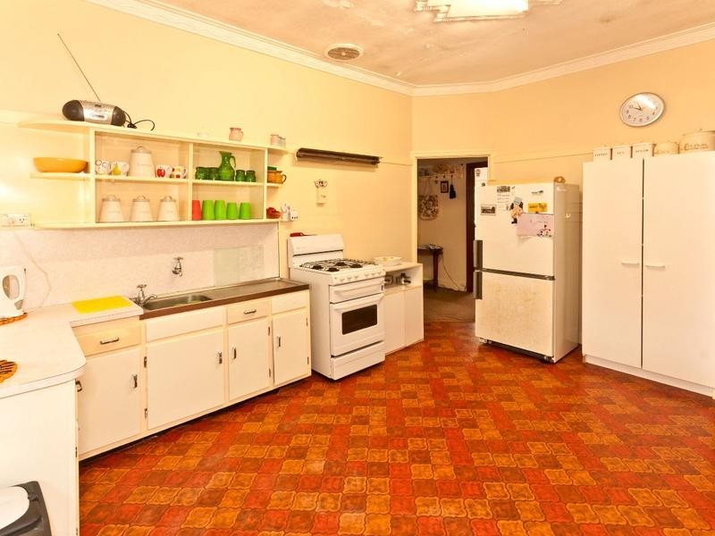 6 Herries Street, East Toowoomba QLD 4350