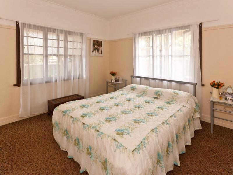 6 Herries Street, East Toowoomba QLD 4350