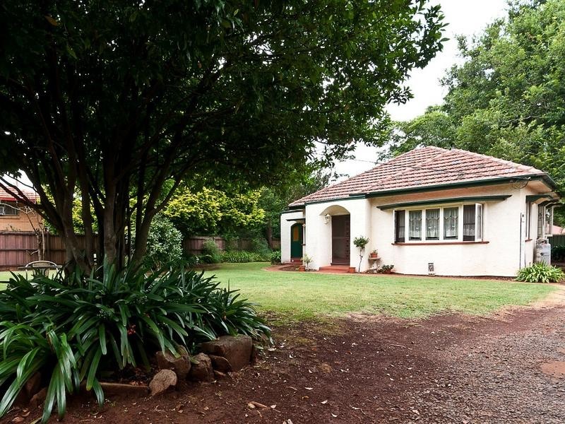 6 Herries Street, East Toowoomba QLD 4350