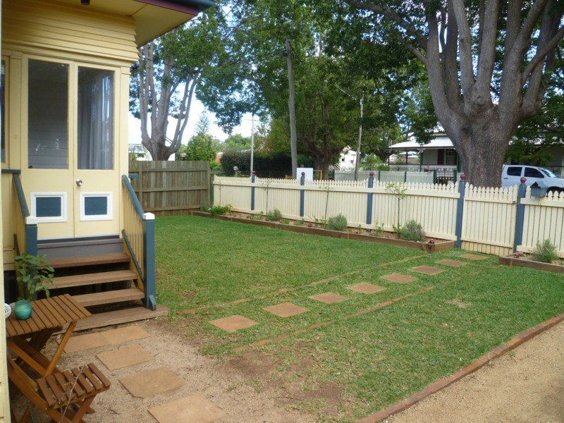 20 Boulton Terrace, Toowoomba City QLD 4350