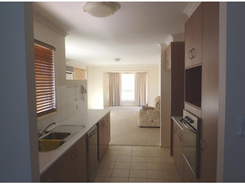42/303 Spring Street, Toowoomba QLD 4350