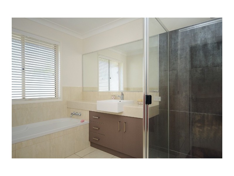 19 Fallon Drive, Middle Ridge QLD 4350