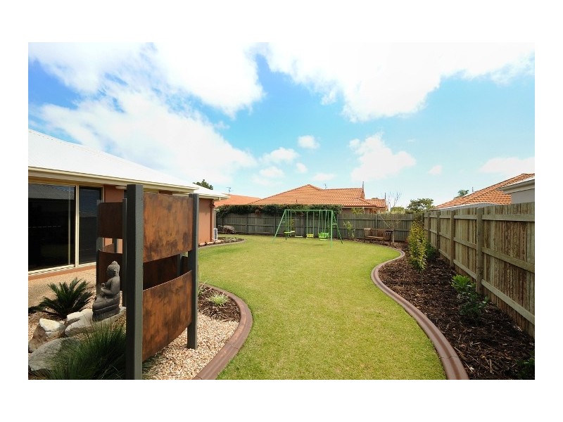 19 Fallon Drive, Middle Ridge QLD 4350