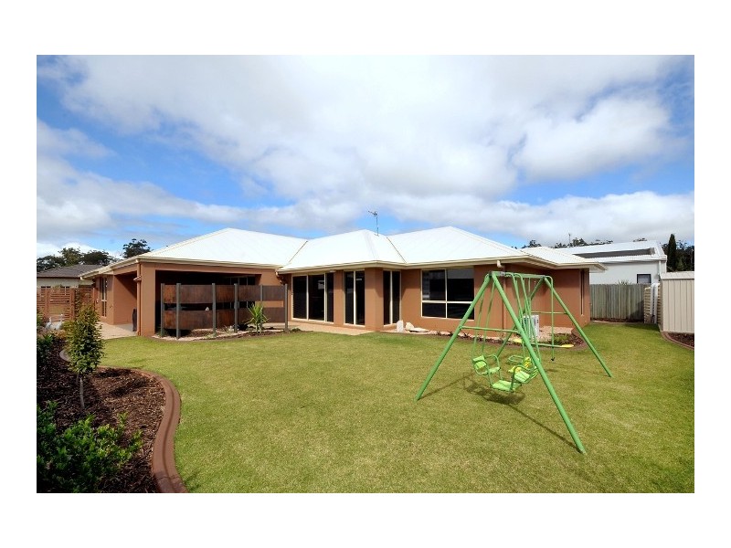 19 Fallon Drive, Middle Ridge QLD 4350