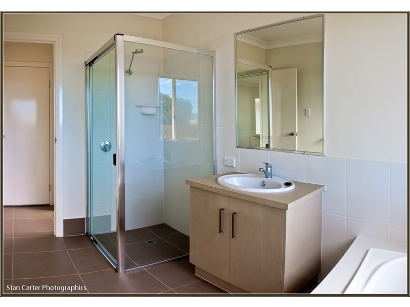 6 Opperman Drive, Kearneys Spring QLD 4350