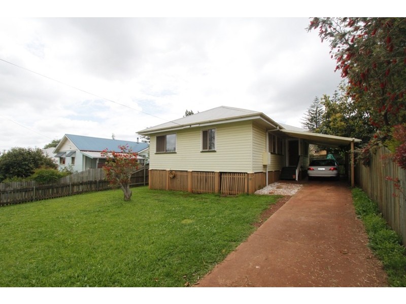 15 Walsh Street, Harlaxton QLD 4350