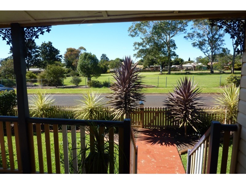 9 Boxsall Street, Newtown QLD 4350