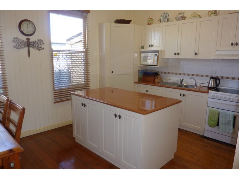 9 Boxsall Street, Newtown QLD 4350