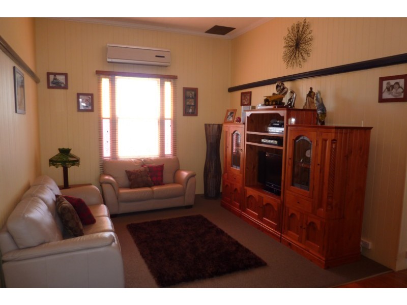 9 Boxsall Street, Newtown QLD 4350