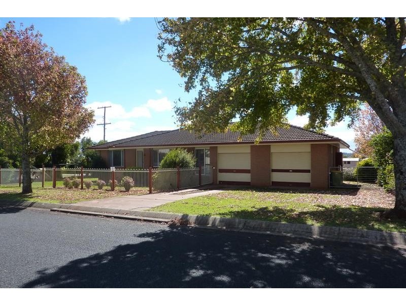 3 Westmar Street, Newtown QLD 4350