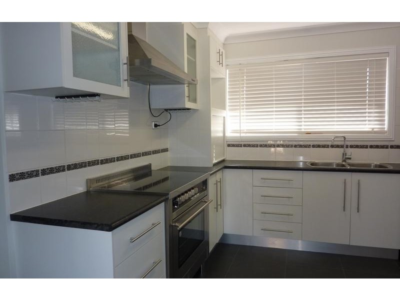 3 Westmar Street, Newtown QLD 4350