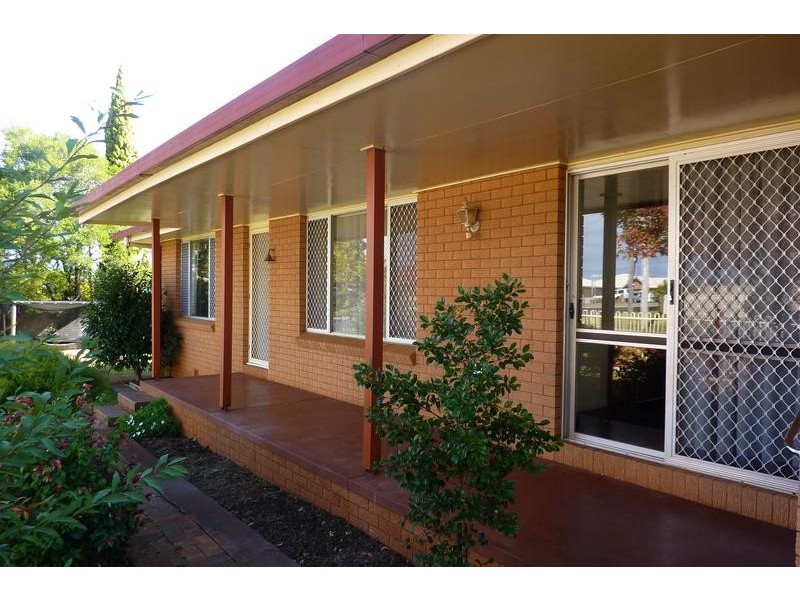 3 Westmar Street, Newtown QLD 4350