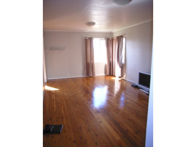 20 Avondale Street, Newtown QLD 4350